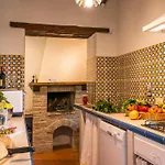 Villa Casa Torrione 14, Emma Paciano
