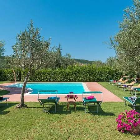 Vila Casa Torrione 14, Emma